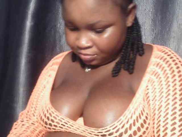 Creamyposh webcam