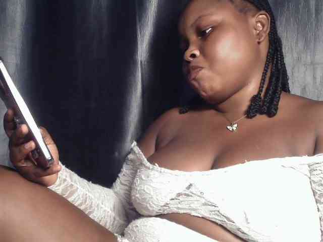Creamyposh webcam