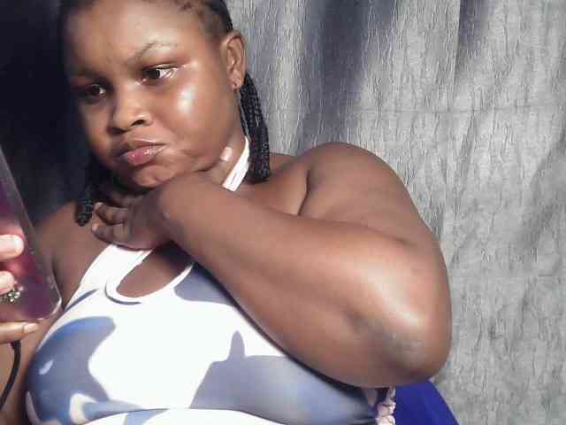 Creamyposh webcam