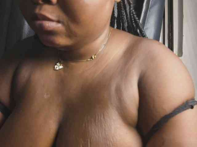 Creamyposh webcam