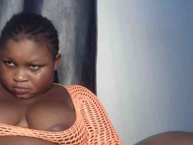 Creamyposh webcam