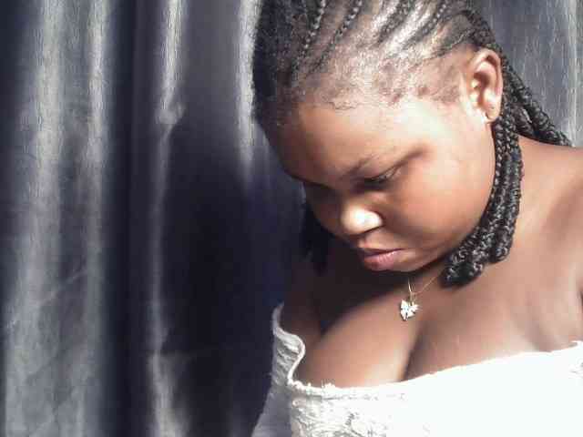 Creamyposh webcam