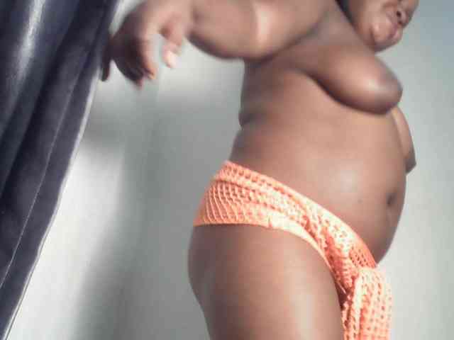 Creamyposh webcam