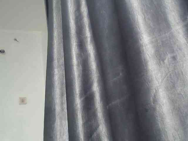 Creamyposh webcam
