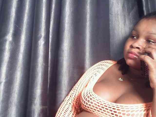 Creamyposh webcam