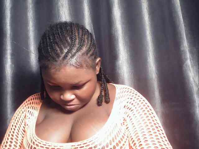 Creamyposh webcam