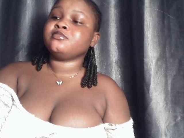 Creamyposh webcam