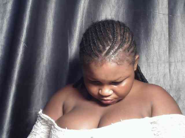 Creamyposh webcam