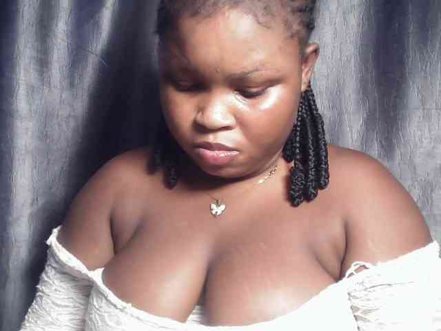 Creamyposh webcam