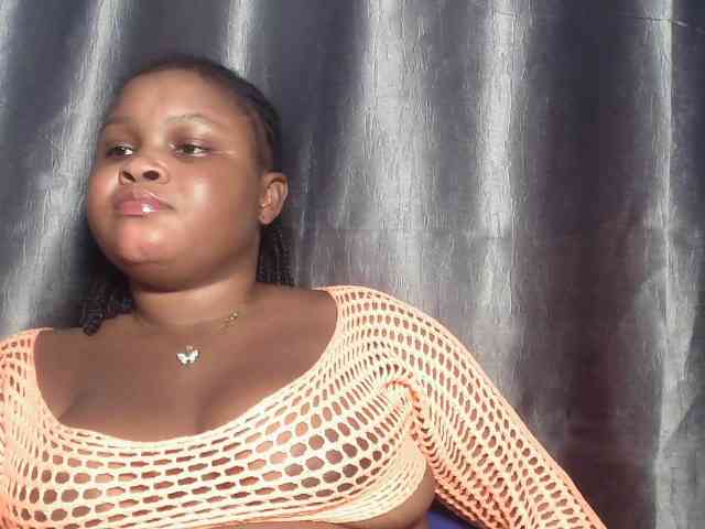 Creamyposh webcam