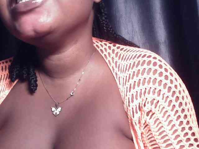 Creamyposh webcam