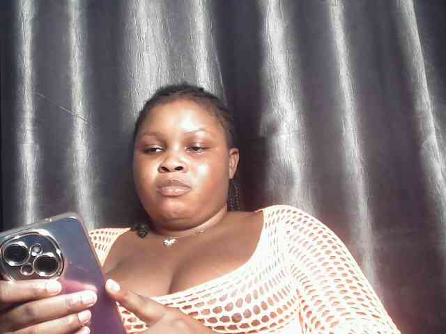 Creamyposh webcam