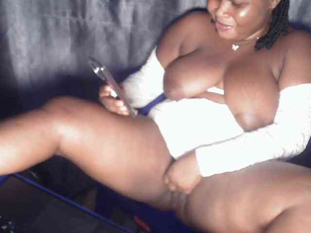 Creamyposh webcam