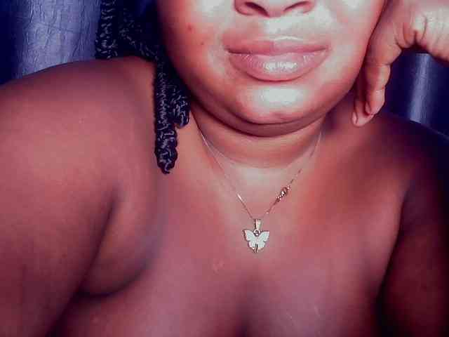 Creamyposh webcam
