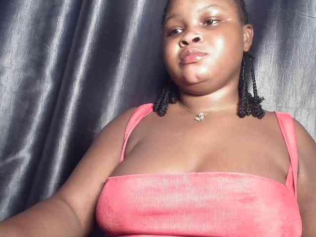 Creamyposh webcam