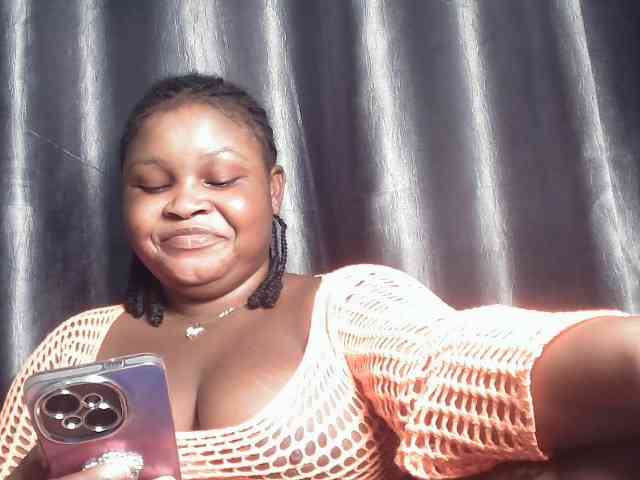 Creamyposh webcam
