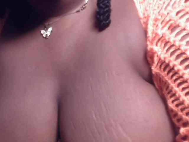 Creamyposh webcam