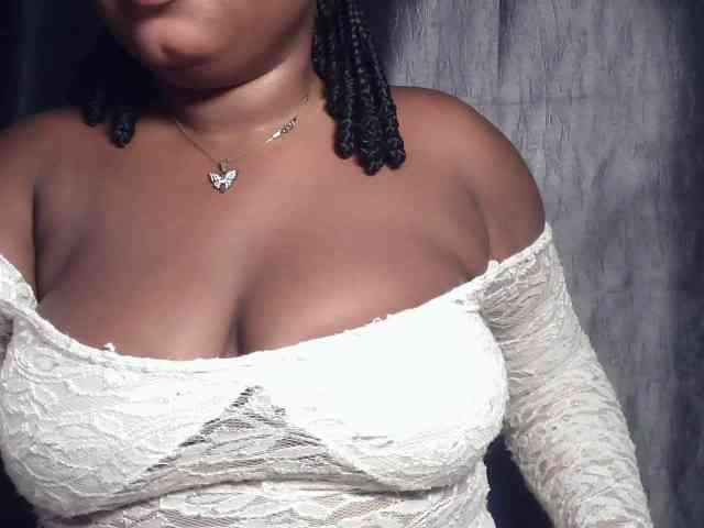 Creamyposh webcam