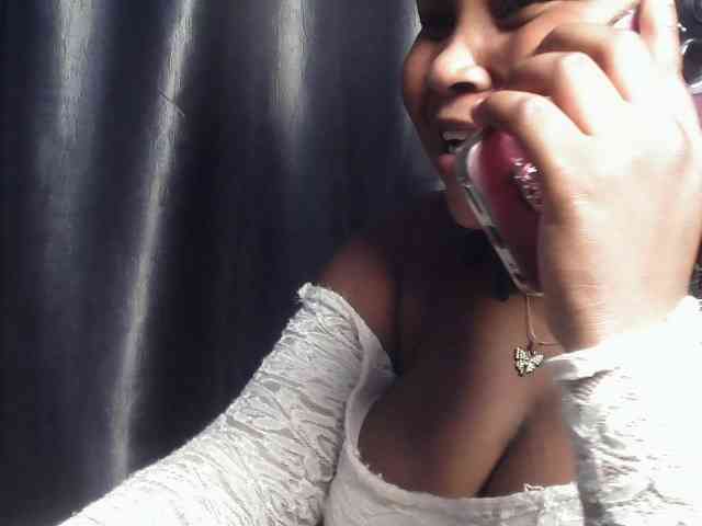 Creamyposh webcam