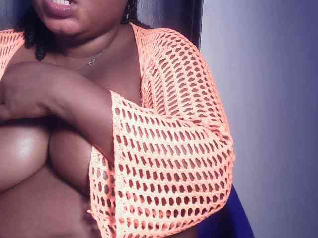 Creamyposh webcam