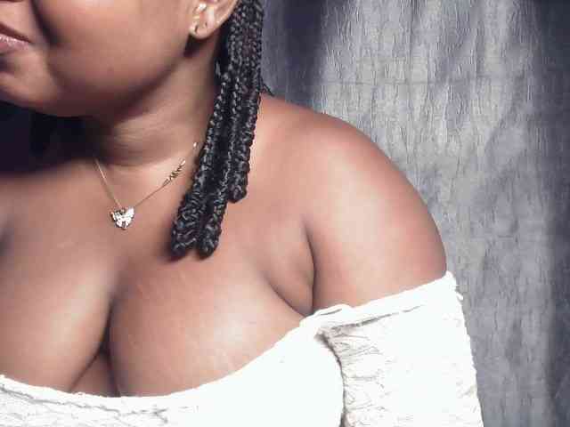 Creamyposh webcam