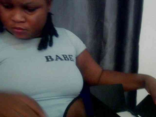 Creamyposh webcam