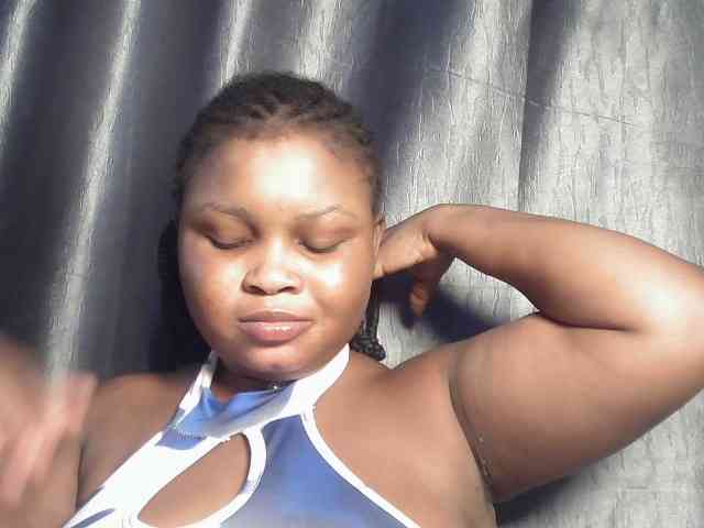 Creamyposh webcam