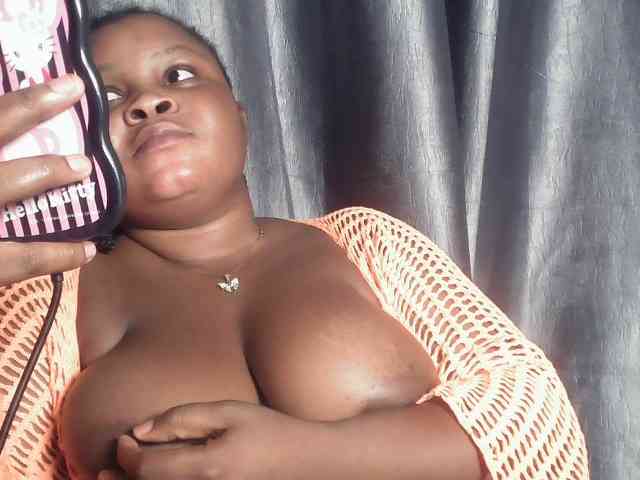Creamyposh webcam