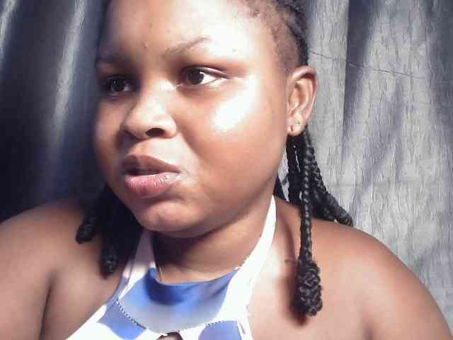 Creamyposh webcam