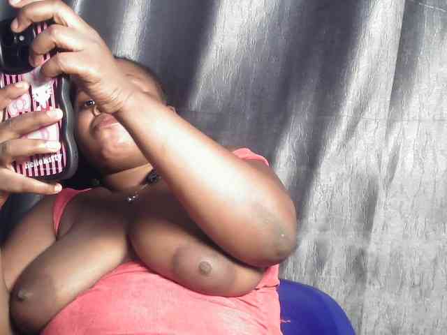 Creamyposh webcam
