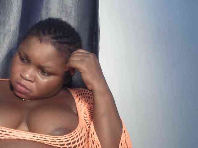 Creamyposh webcam