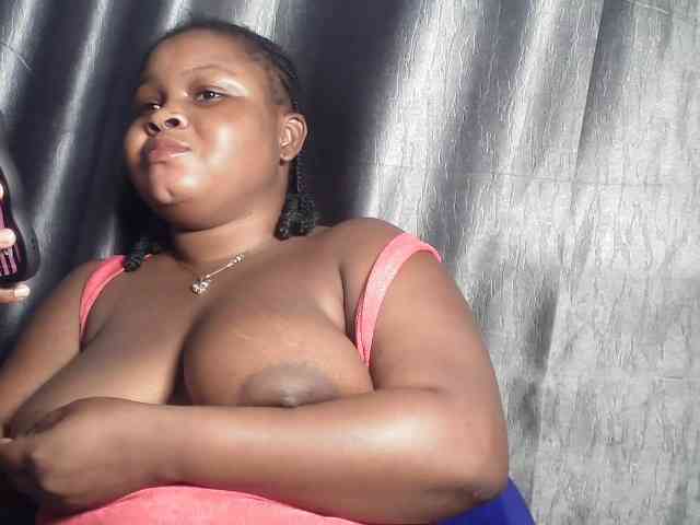 Creamyposh Live Webcam on BongaCams