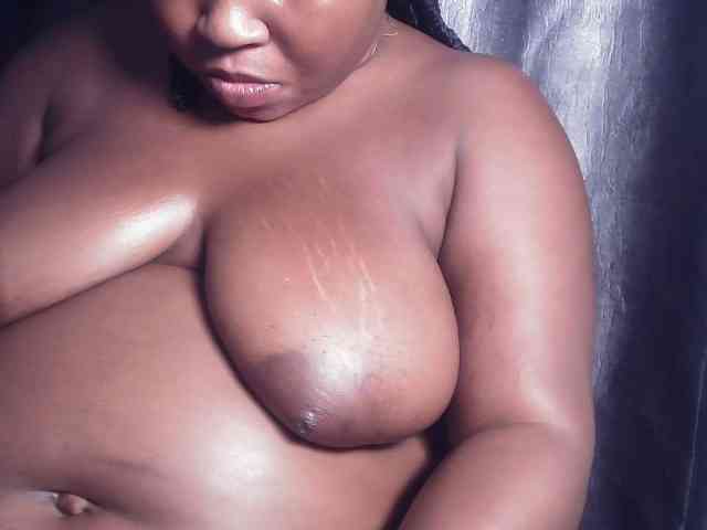 Creamyposh webcam