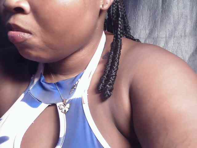 Creamyposh webcam