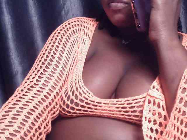 Creamyposh webcam