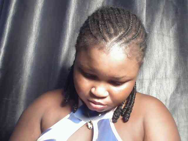 Creamyposh webcam