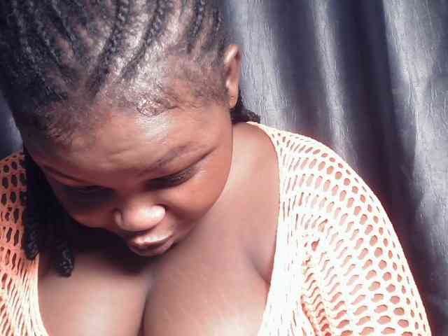 Creamyposh webcam