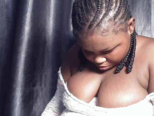 Creamyposh webcam
