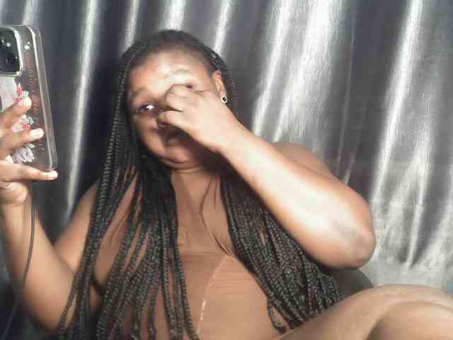 Creamyposh Live Webcam on BongaCams