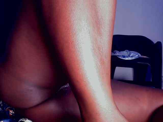 Creamyposh webcam