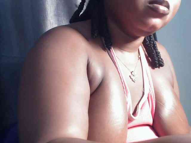Creamyposh webcam
