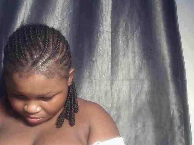 Creamyposh webcam