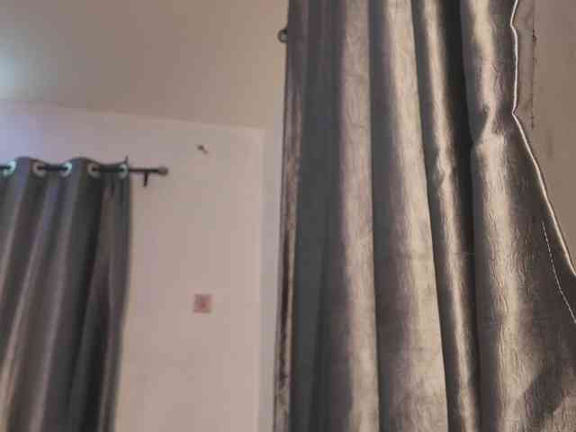 Creamyposh webcam