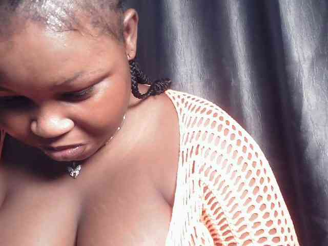 Creamyposh webcam
