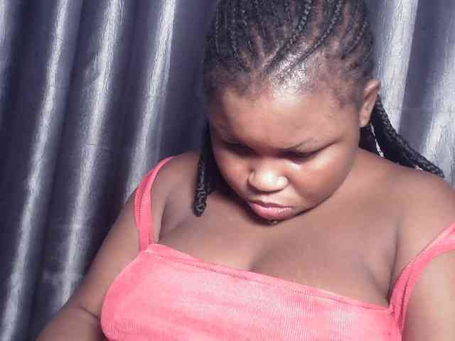 Creamyposh webcam