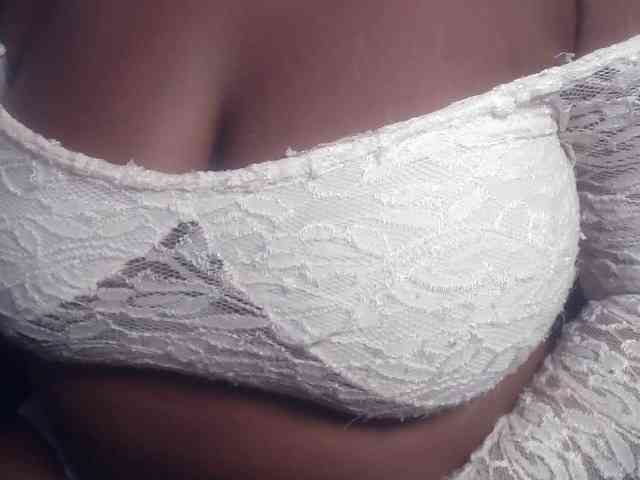 Creamyposh webcam