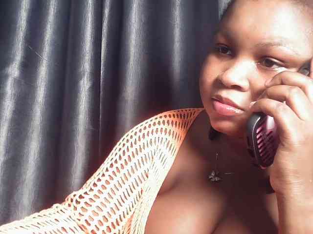 Creamyposh webcam