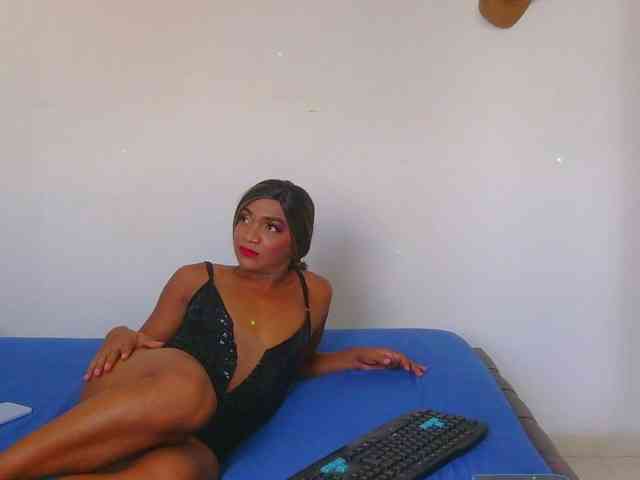 iana-emmy-ts Live Webcam on BongaCams