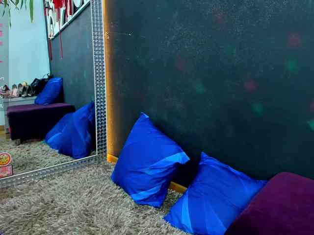 MiraPleasure_ webcam