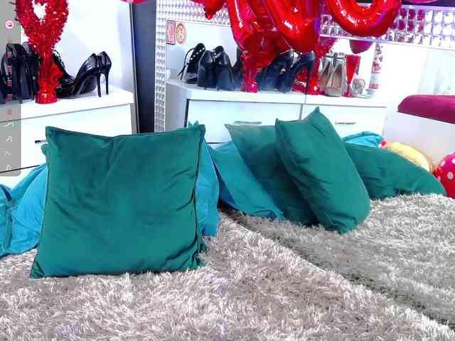 MiraPleasure_ webcam